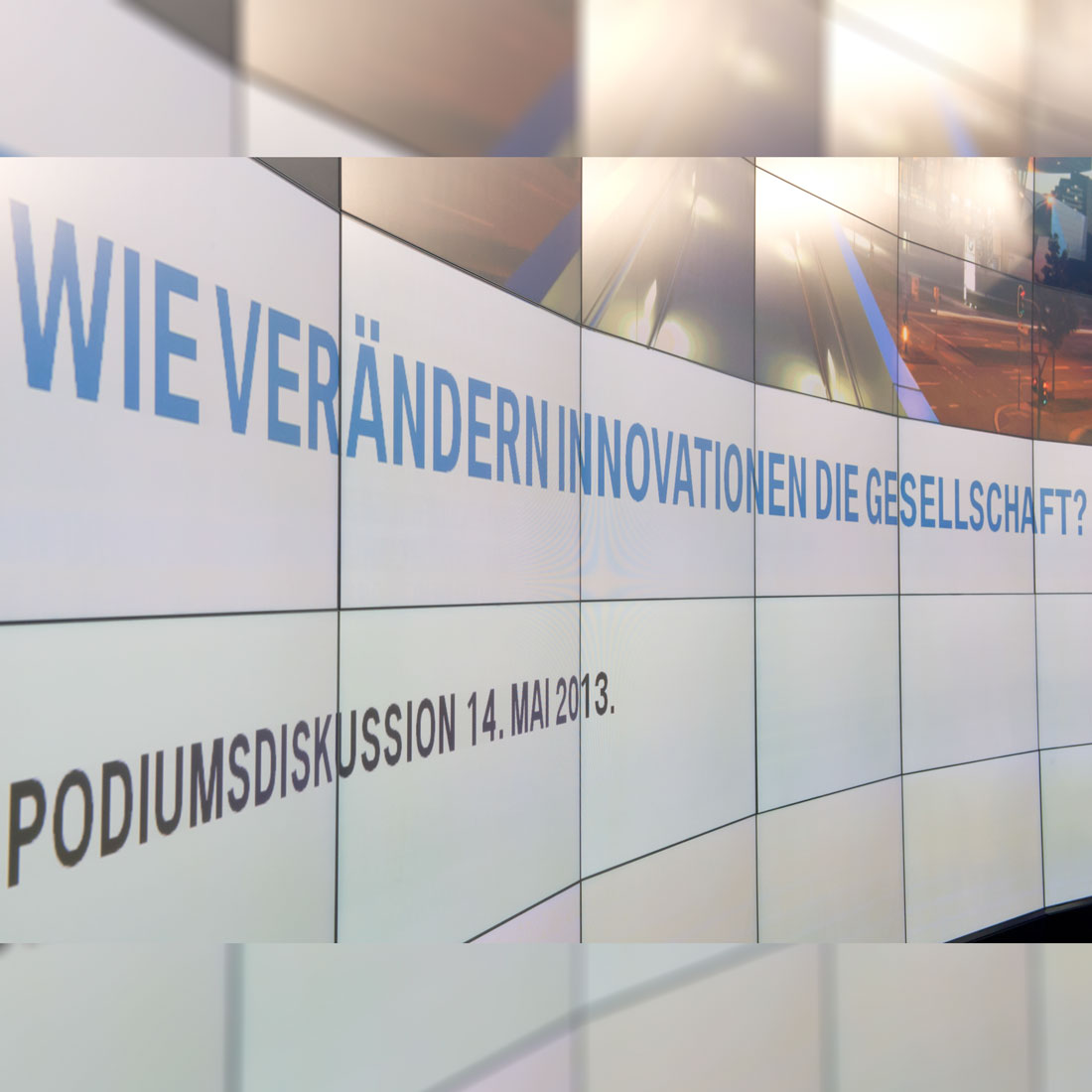 Angela Elis im Gespräch bei einem Stiftungsdialog