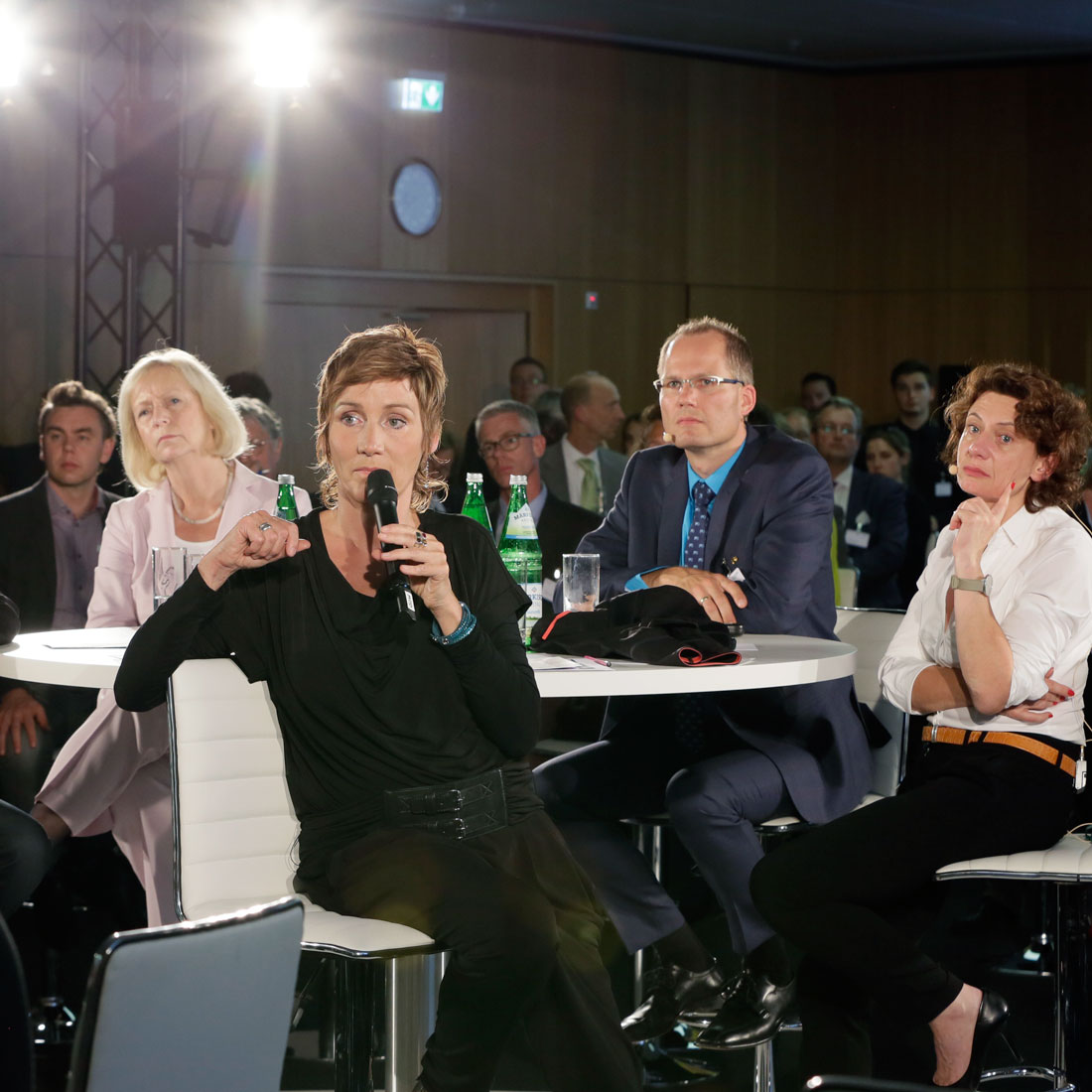 Angela Elis moderiert die Zukunftsnächte im Bundesministerium für Bildung und Forschung